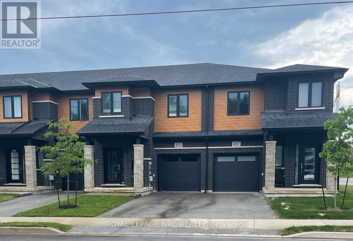4839 Pettit Avenue, Niagara Falls, Ontario  L2E 0B7 - Photo 1 - X12205278