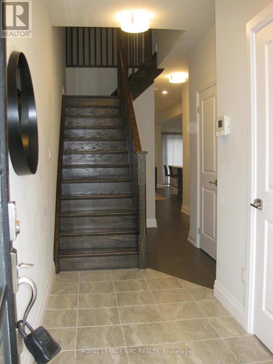 4839 Pettit Avenue, Niagara Falls, Ontario  L2E 0B7 - Photo 2 - X12205278