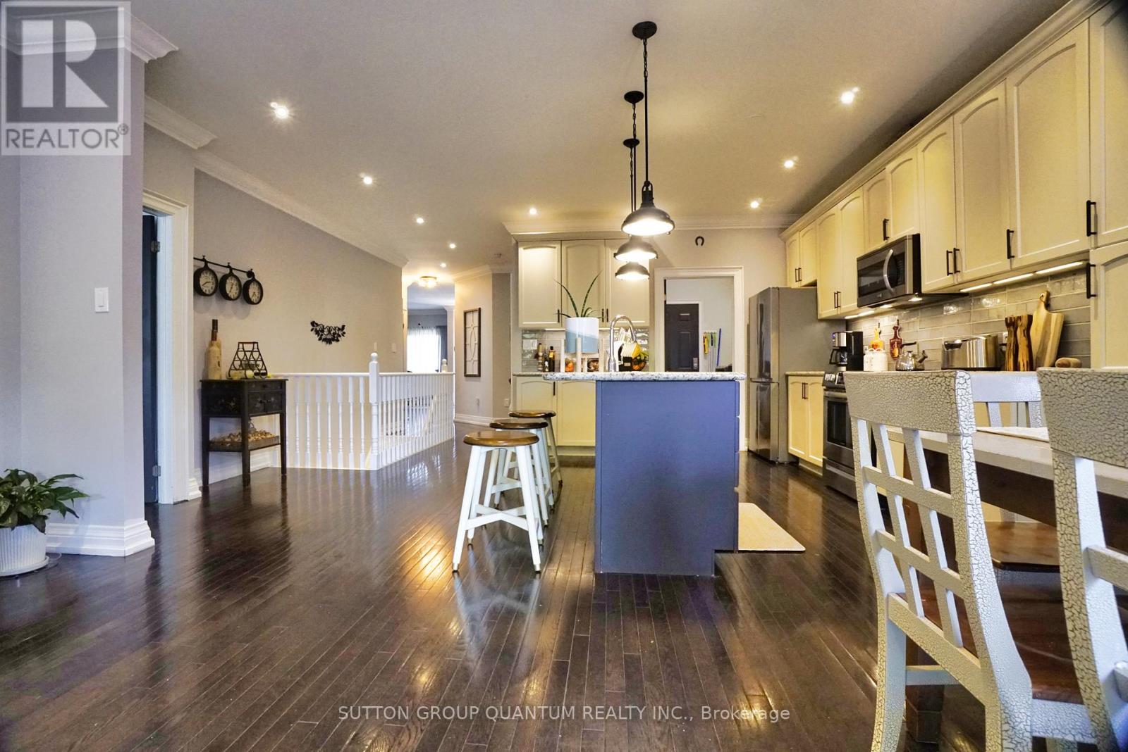 71 Versailles Crescent, Barrie (Innis-Shore), Ontario  L4M 0B8 - Photo 10 - S12200792