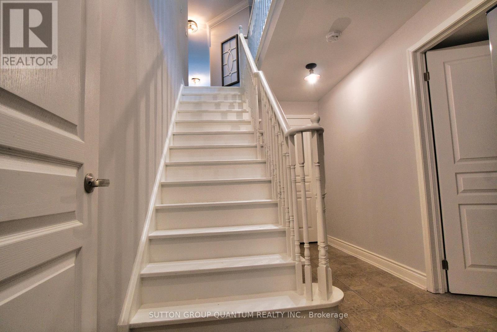71 Versailles Crescent, Barrie (Innis-Shore), Ontario  L4M 0B8 - Photo 34 - S12200792