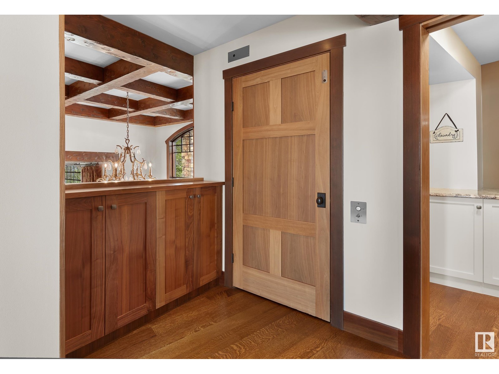 Property at 5 DONSDALE CR NW image 3