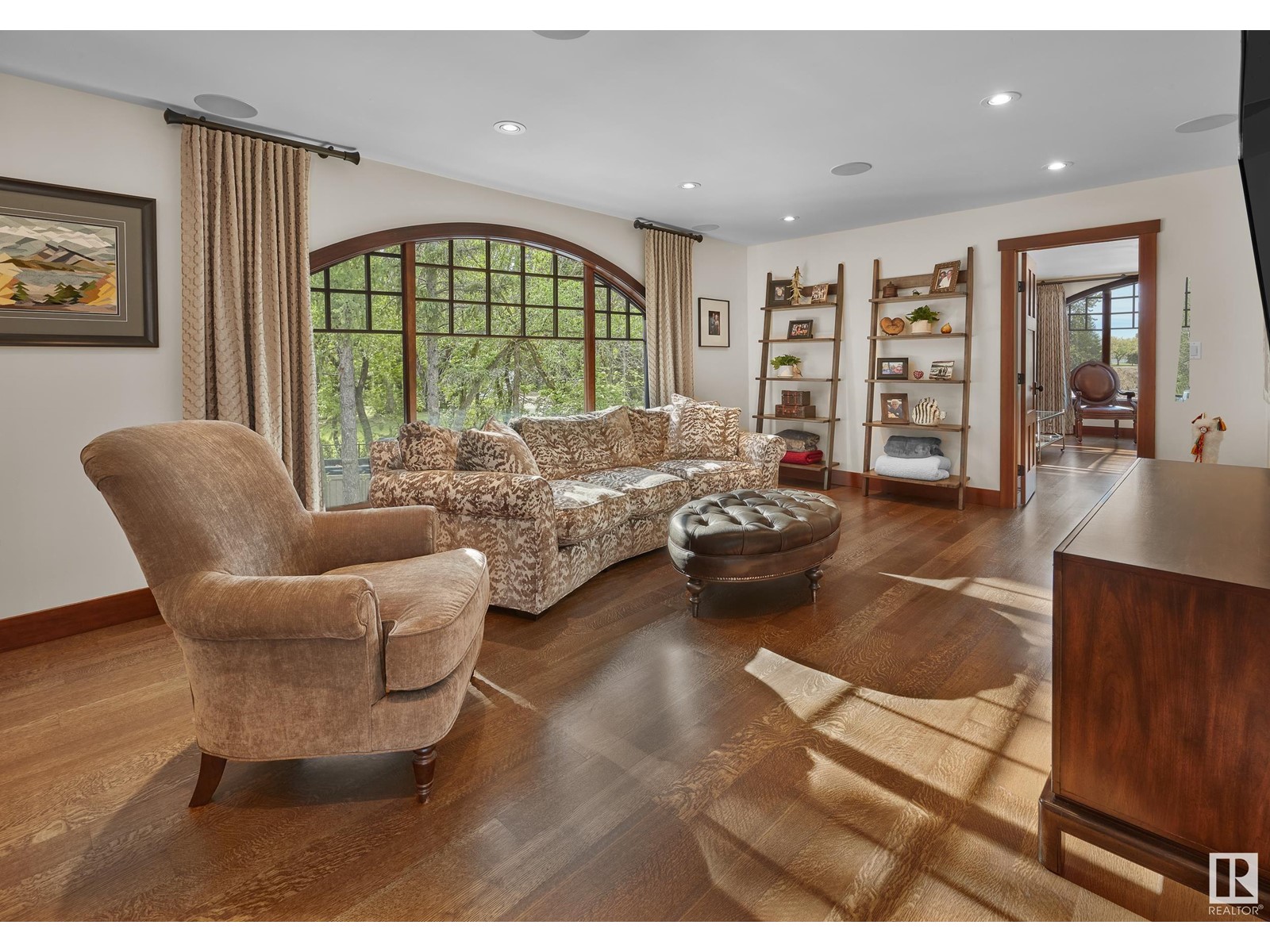 Property at 5 DONSDALE CR NW image 5