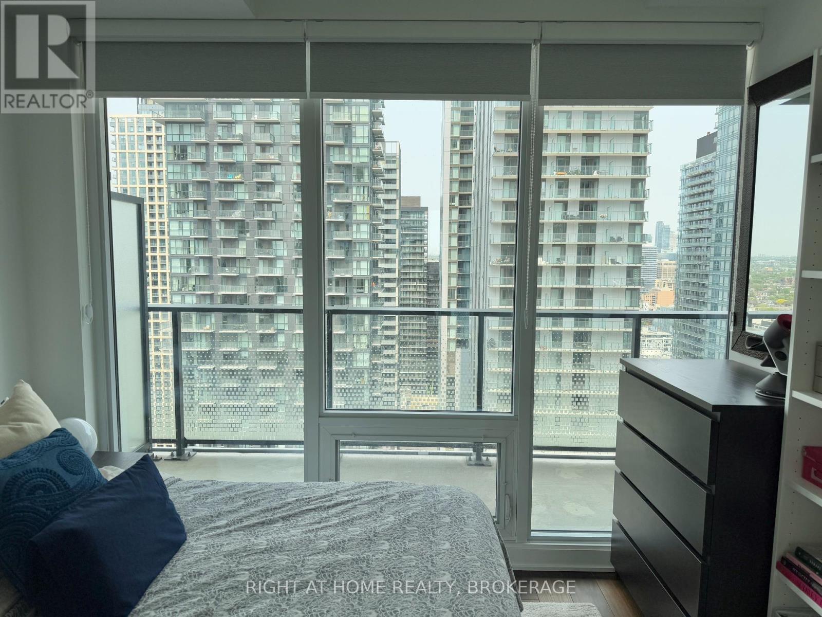 3706 - 125 Blue Jays Way, Toronto, Ontario  M5V 0N5 - Photo 24 - C12205290