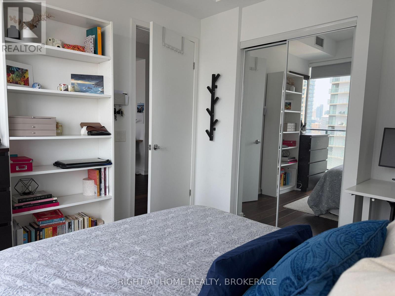 3706 - 125 Blue Jays Way, Toronto, Ontario  M5V 0N5 - Photo 25 - C12205290