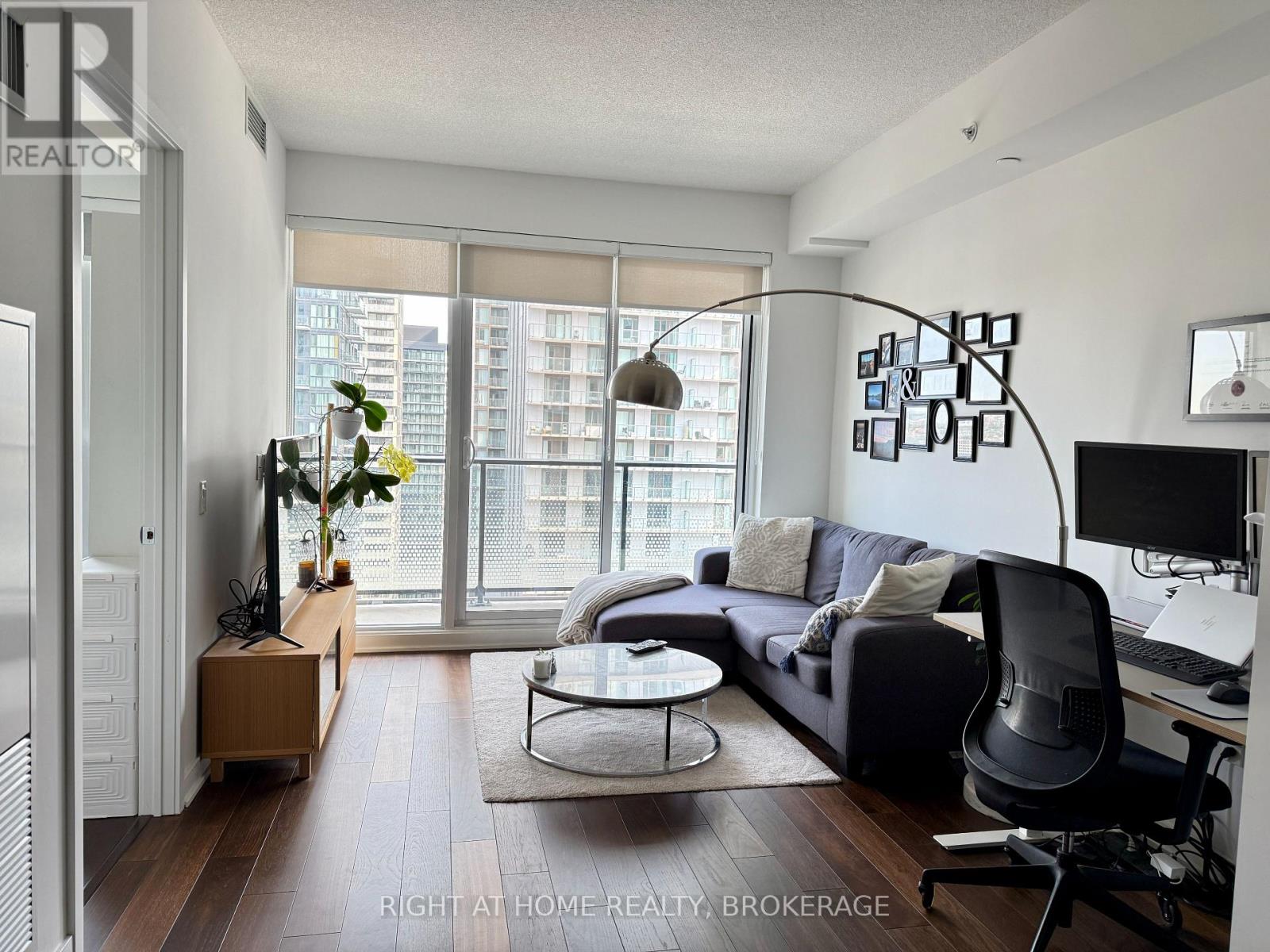 3706 - 125 Blue Jays Way, Toronto, Ontario  M5V 0N5 - Photo 7 - C12205290
