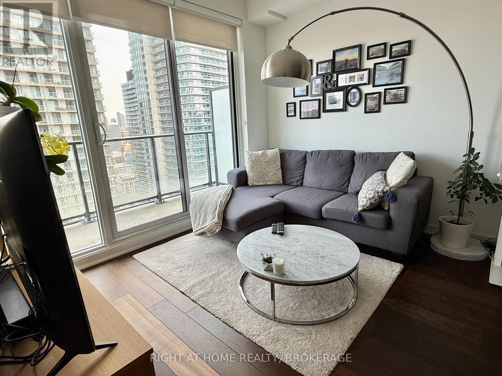 3706 - 125 Blue Jays Way, Toronto, Ontario  M5V 0N5 - Photo 9 - C12205290