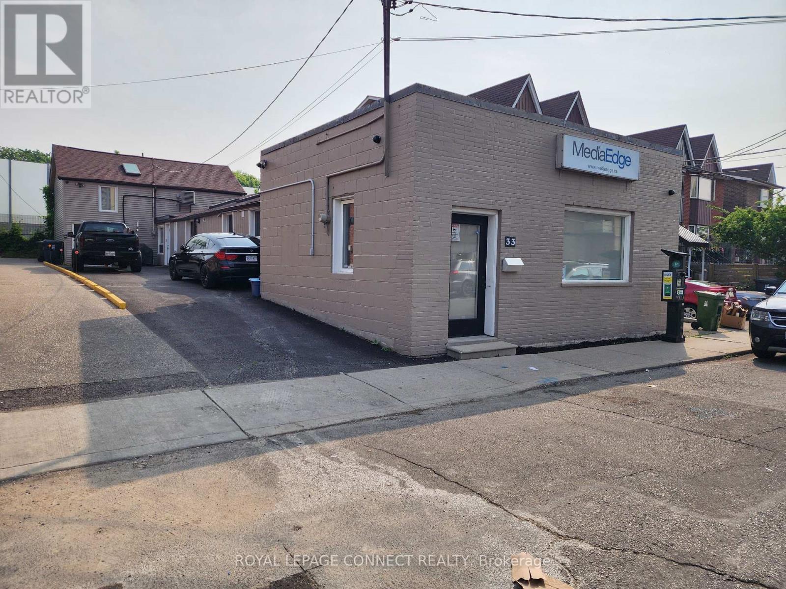 33 South Station Street, Toronto, Ontario  M9N 2B2 - Photo 2 - W12203019