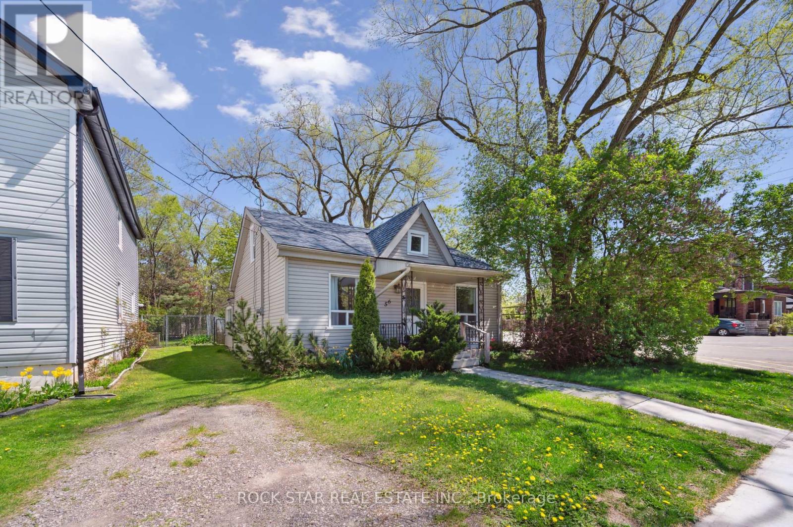 56 Breadalbane Street, Hamilton, Ontario  L8R 3G1 - Photo 5 - X12145847