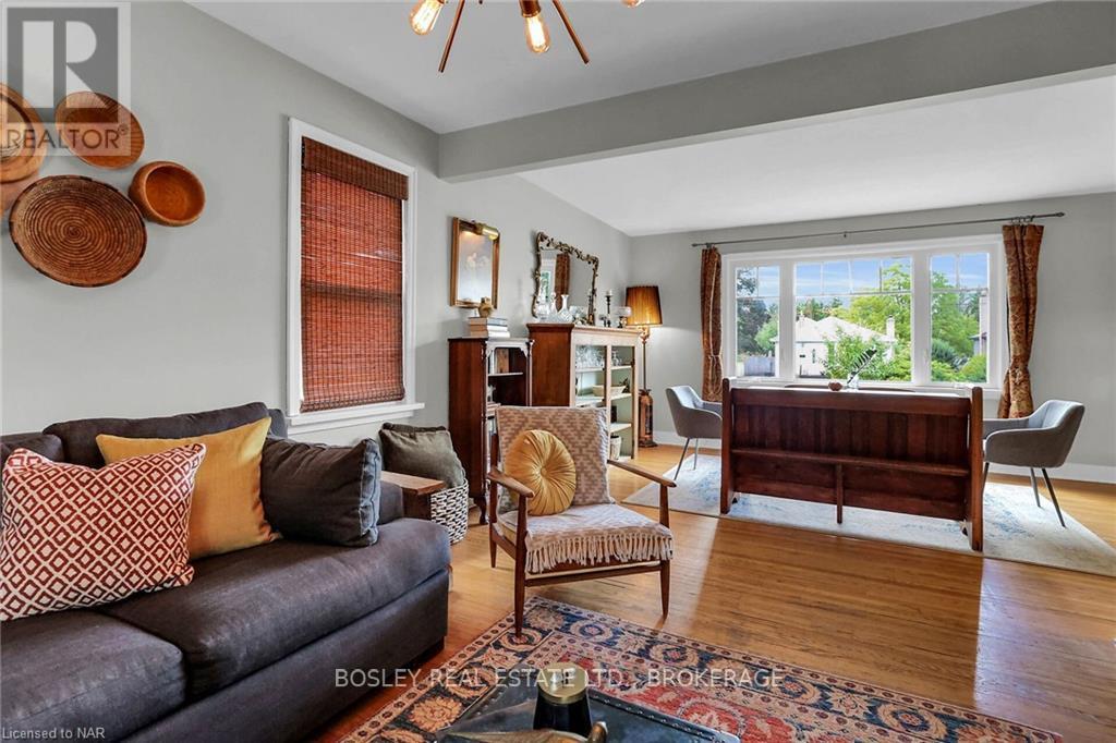 6746 Waters Avenue, Niagara Falls, Ontario  L2G 5X1 - Photo 12 - X12205255