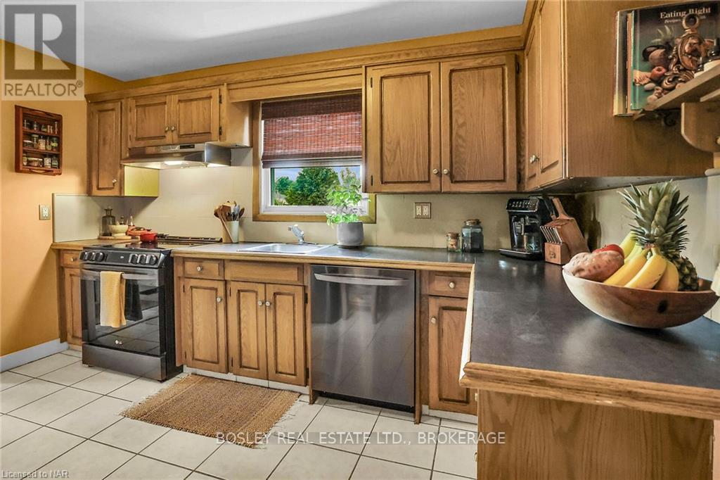 6746 Waters Avenue, Niagara Falls (Arad/fallsview), Ontario  L2G 5X1 - Photo 8 - X12205255