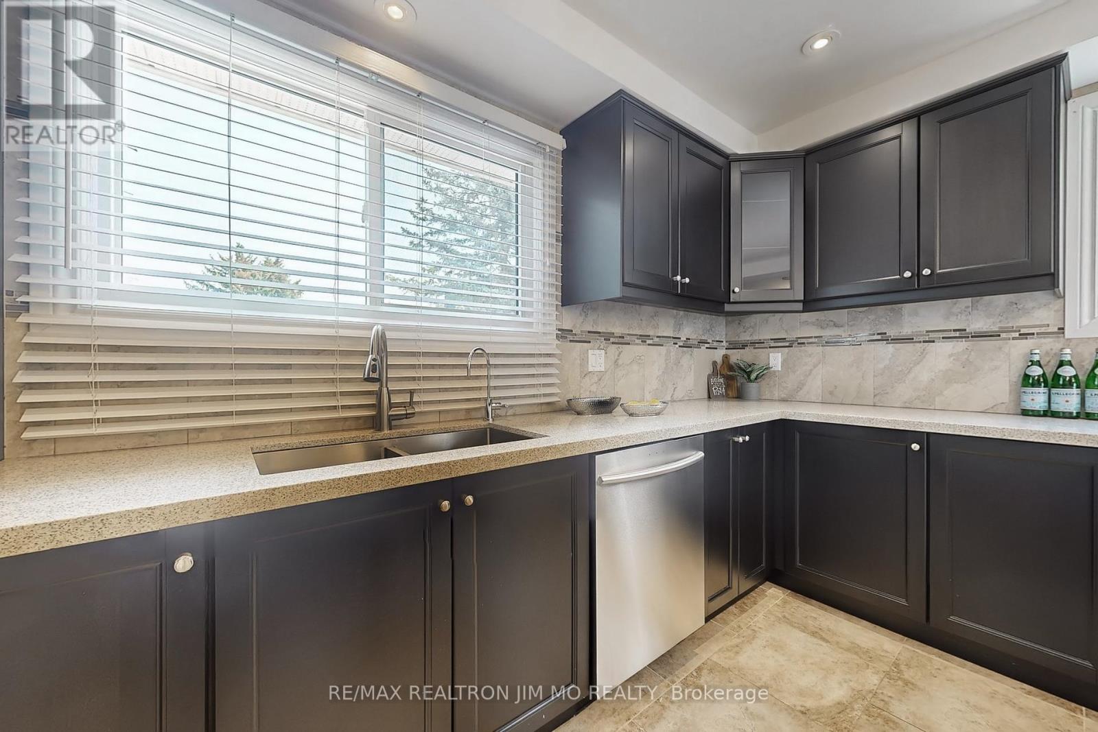 46 Eastman Crescent, Newmarket, Ontario  L3Y 5S1 - Photo 14 - N12205282