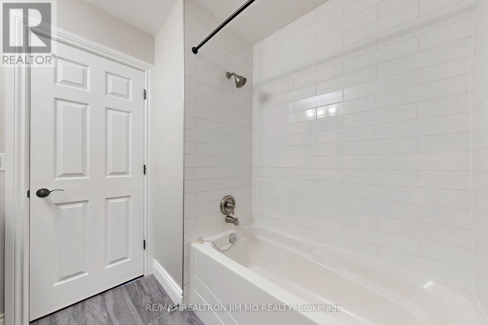46 Eastman Crescent, Newmarket, Ontario  L3Y 5S1 - Photo 38 - N12205282