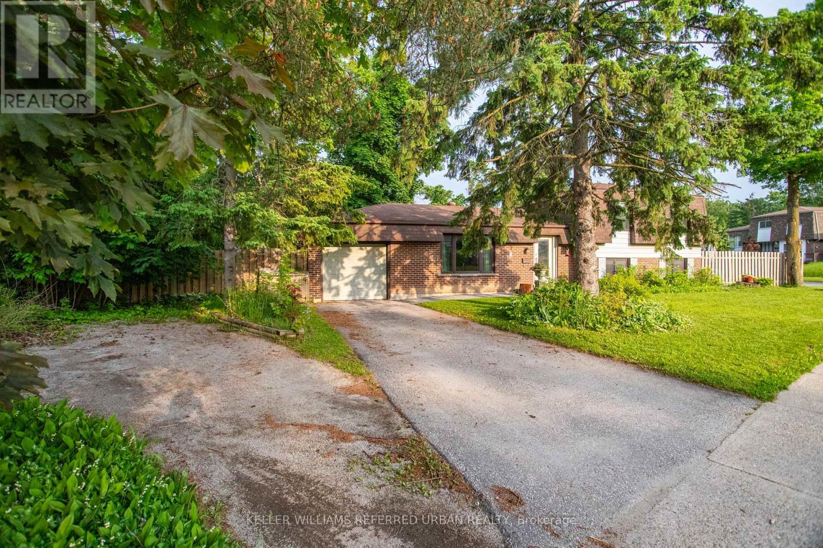 1 Birchwood Drive, Barrie, Ontario  L4M 4W7 - Photo 4 - S12205272