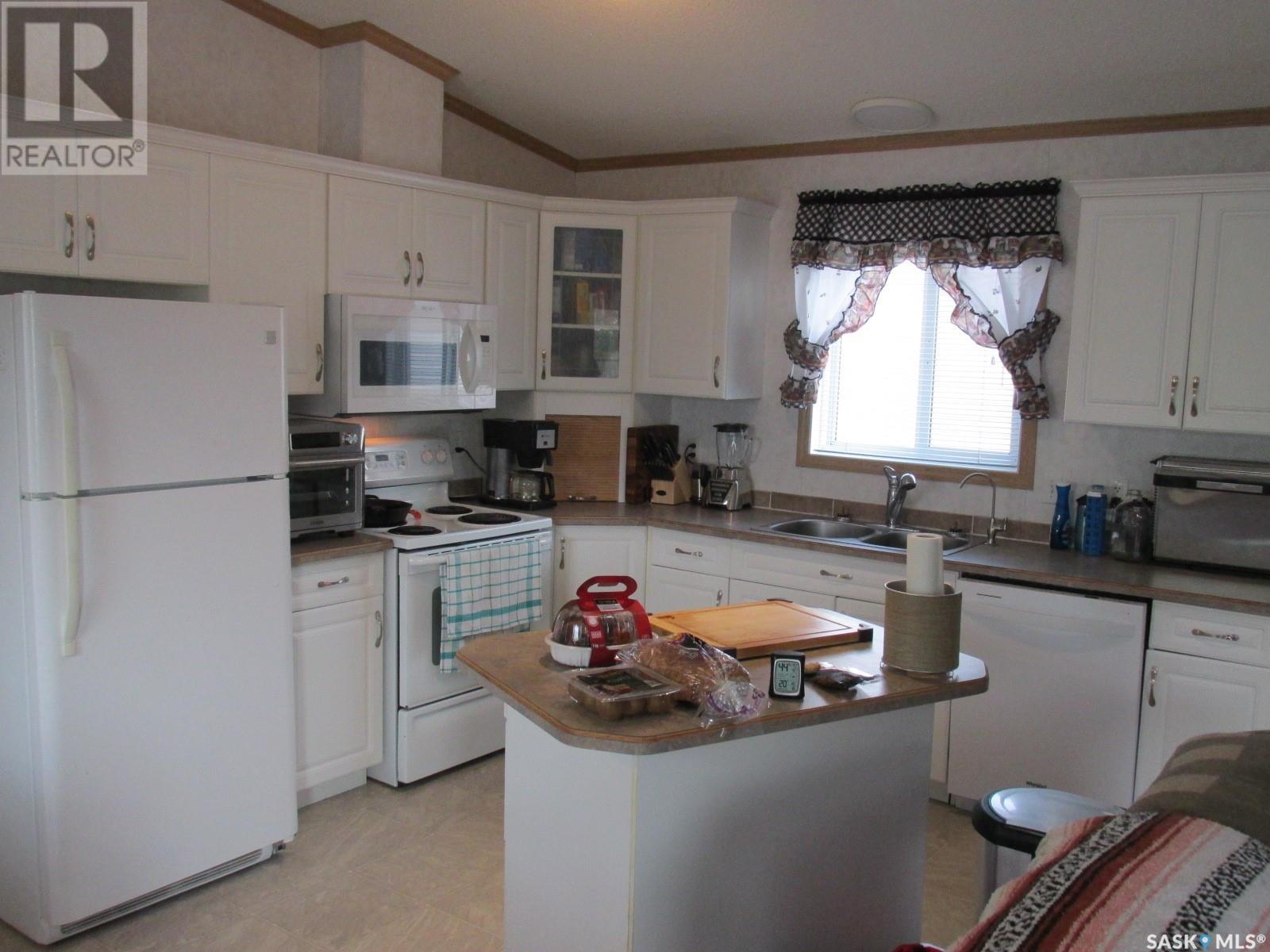 1201 3rd Street W, Nipawin, Saskatchewan  S0E 1E0 - Photo 9 - SK008558