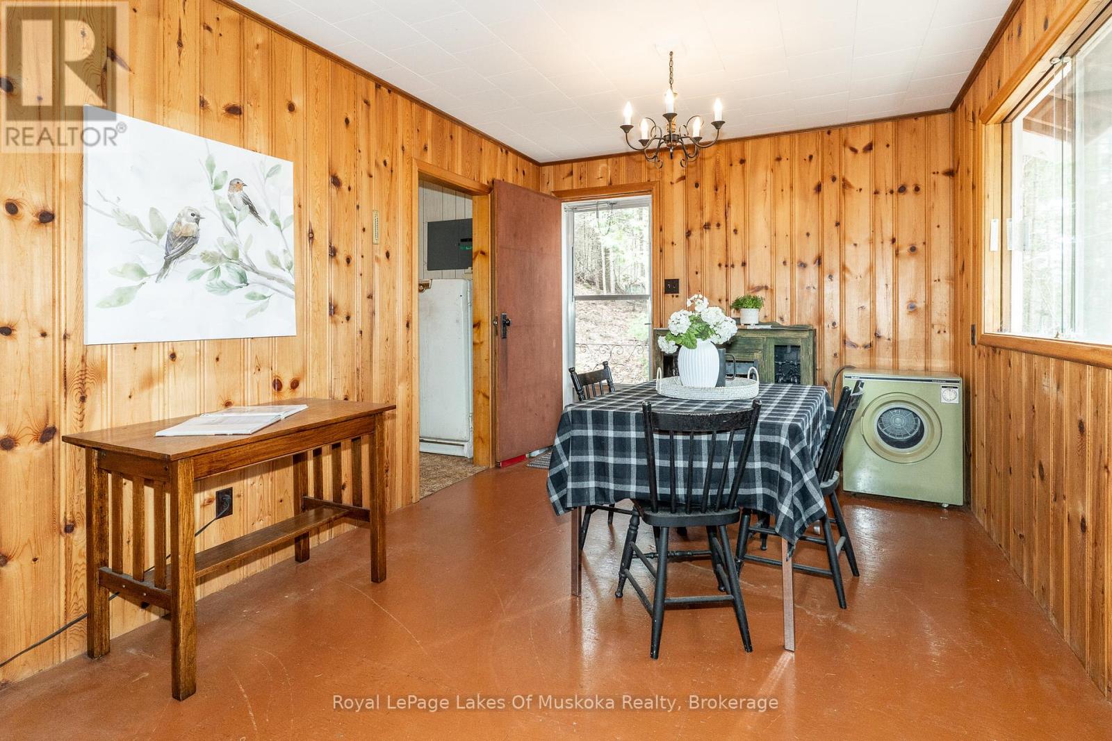 1042 Farmer Hays Drive, Algonquin Highlands, Ontario  P0A 1E0 - Photo 20 - X12136211