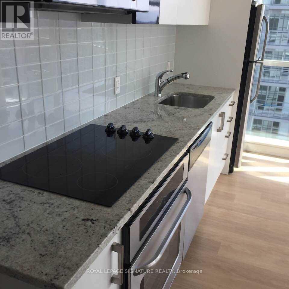 2207 - 89 Dunfield Avenue S, Toronto (Mount Pleasant West), Ontario  M4S 0A4 - Photo 2 - C12205013