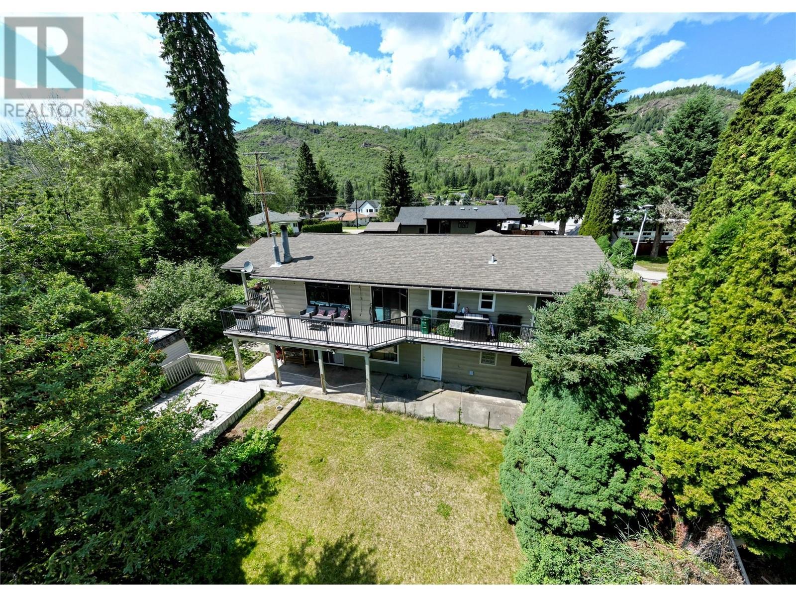 837 9th Street, Montrose, British Columbia  V0G 1P0 - Photo 26 - 10350922