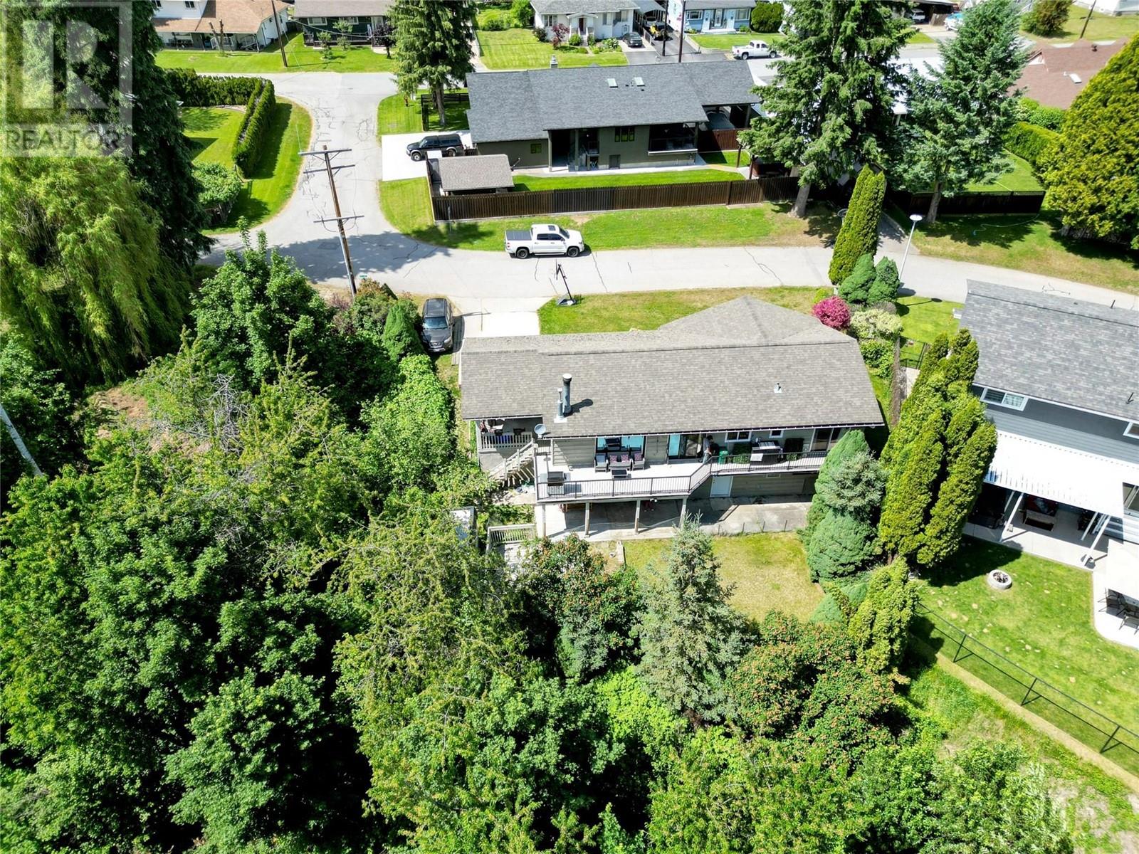 837 9th Street, Montrose, British Columbia  V0G 1P0 - Photo 27 - 10350922