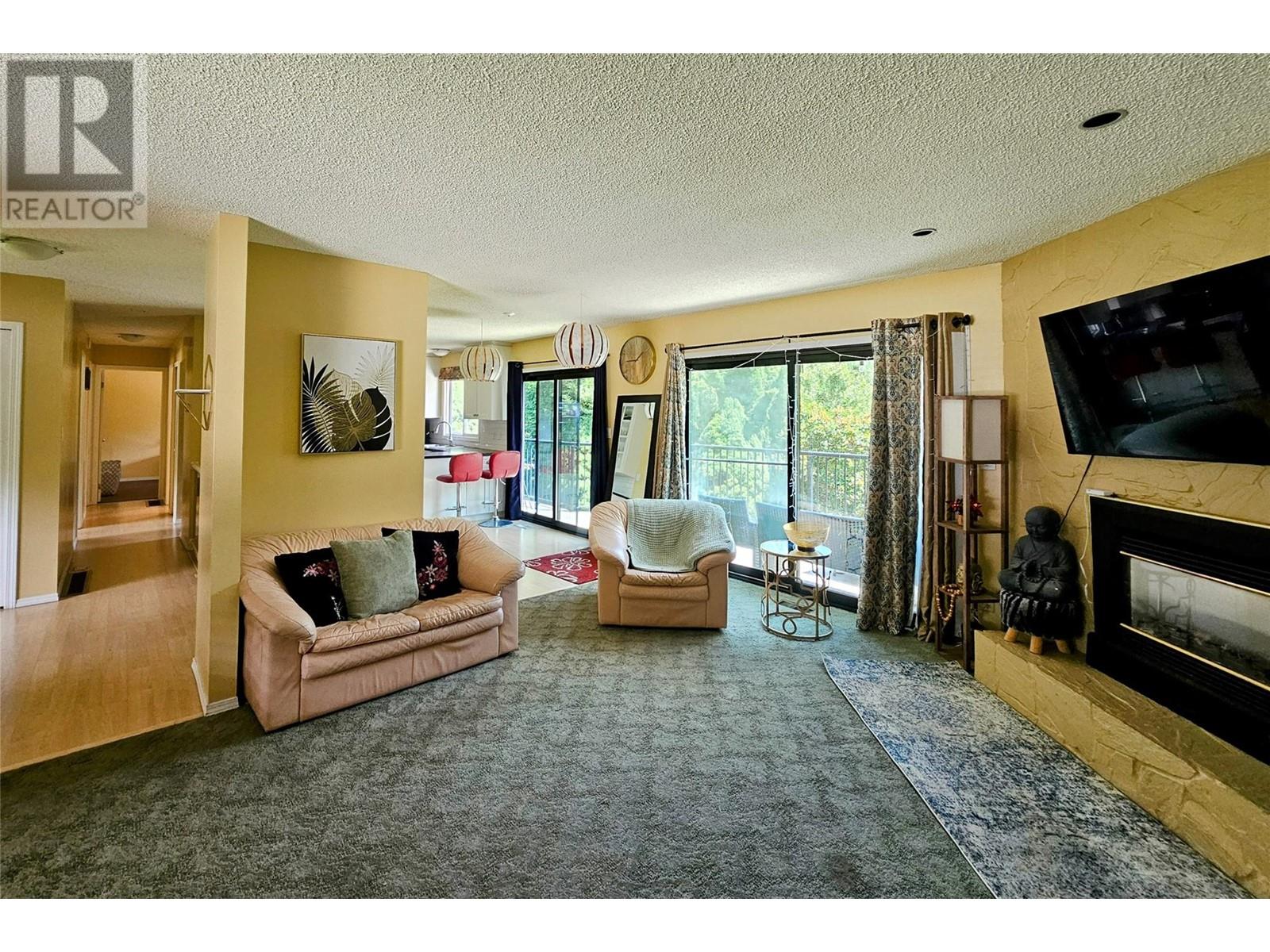 837 9th Street, Montrose, British Columbia  V0G 1P0 - Photo 7 - 10350922