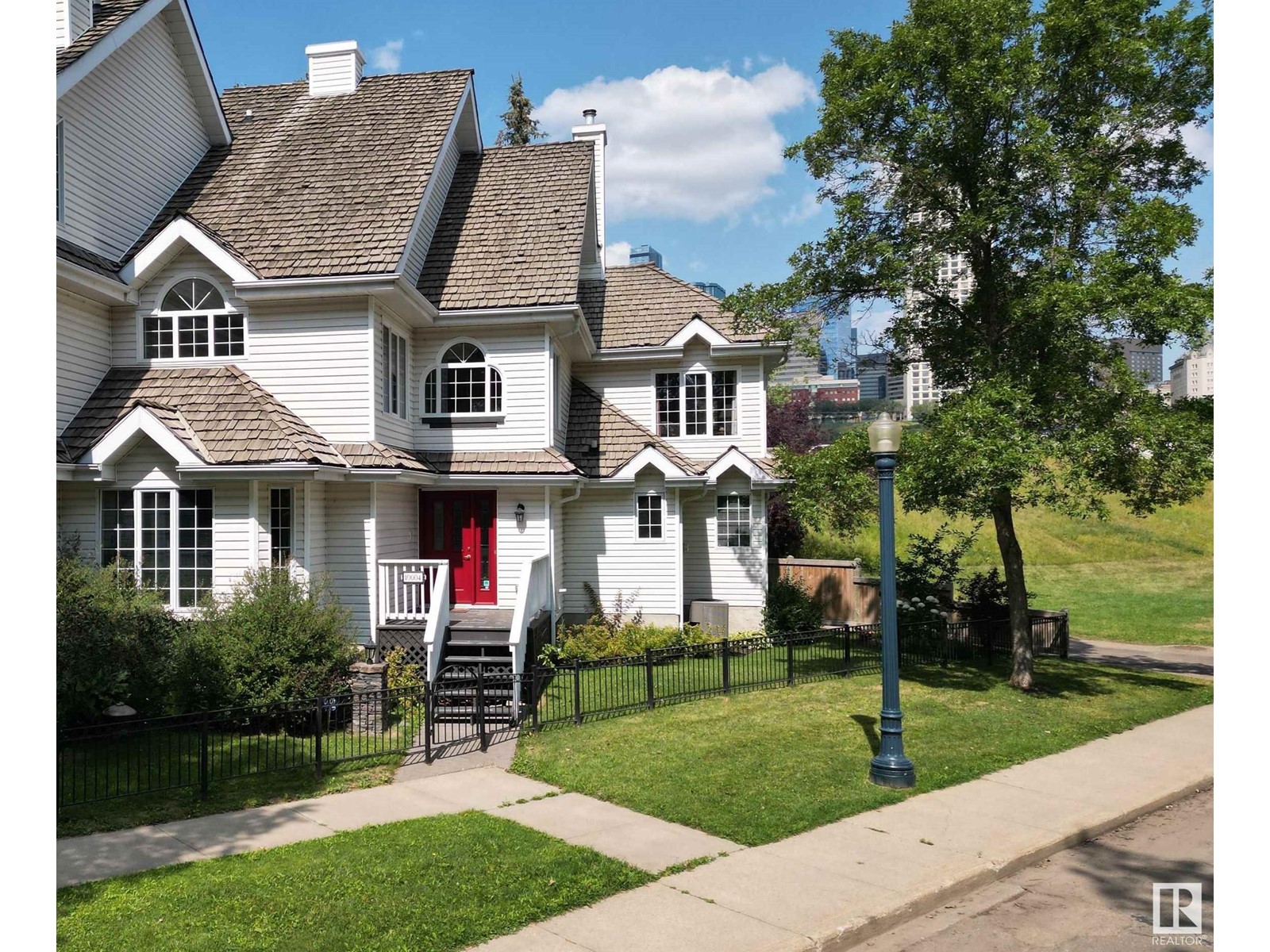 10004 97 Av Nw, Edmonton, Alberta  T5K 0B1 - Photo 1 - E4441204