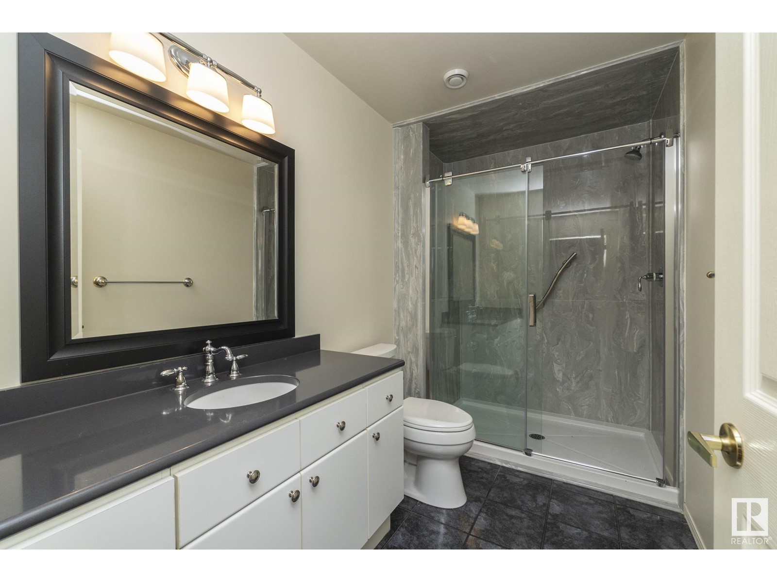 10004 97 Av Nw, Edmonton, Alberta  T5K 0B1 - Photo 15 - E4441204