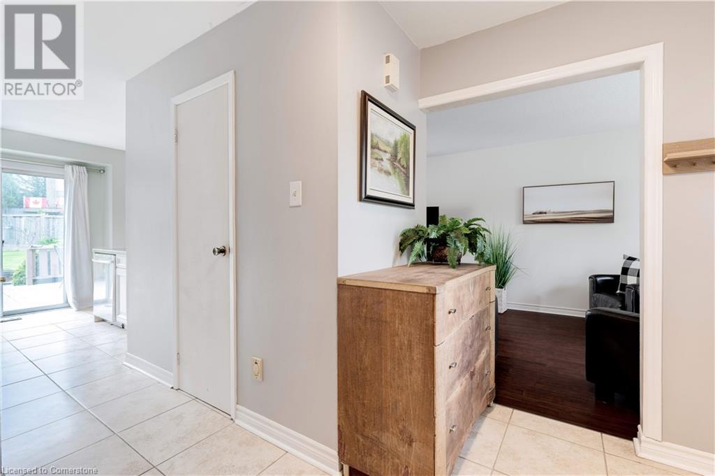 2408 Paula Court, Burlington, Ontario  L7P 4M1 - Photo 3 - 40728545