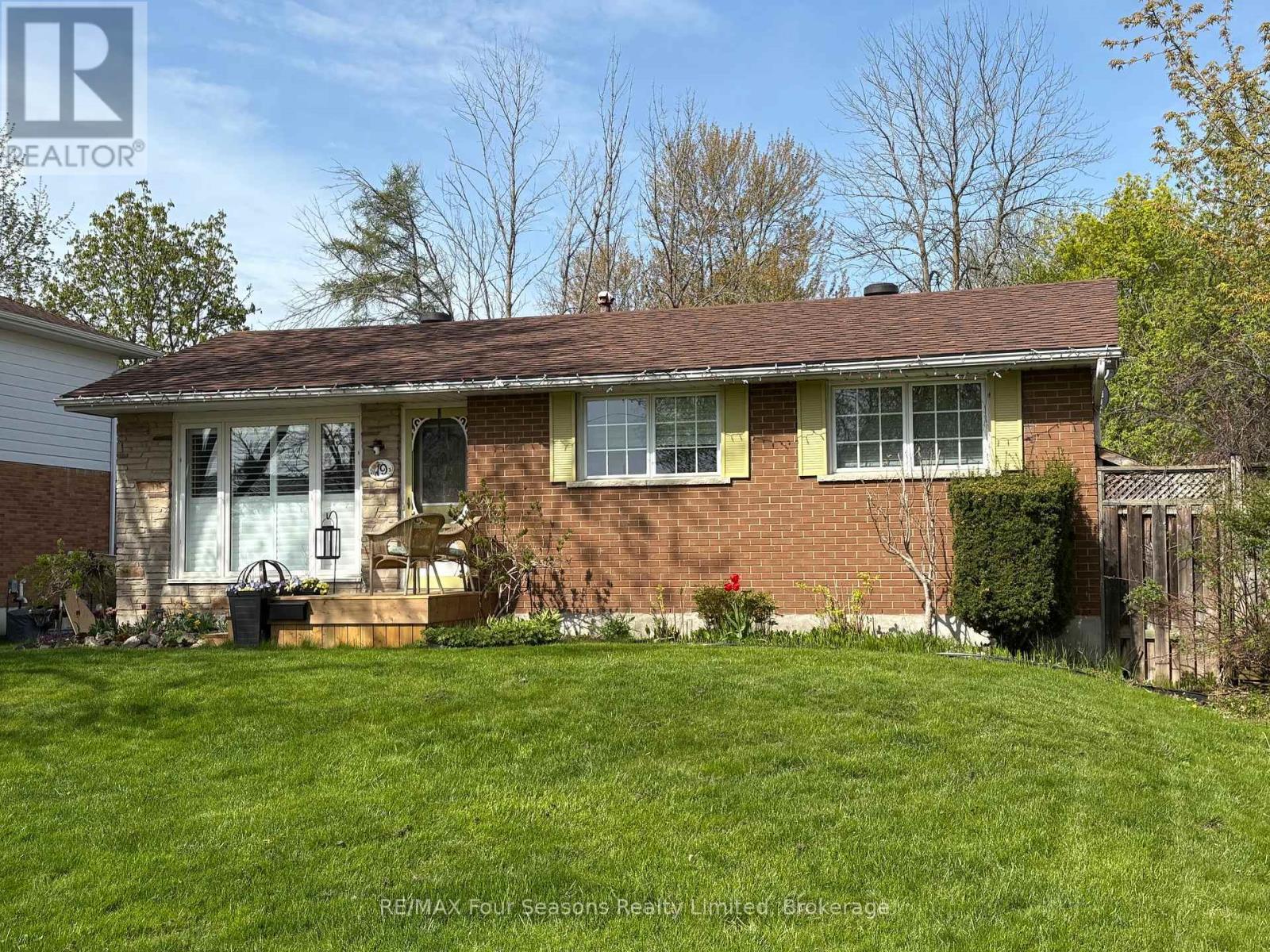 19 Clarkson Crescent, Collingwood, Ontario  L9Y 3B7 - Photo 1 - S12205311