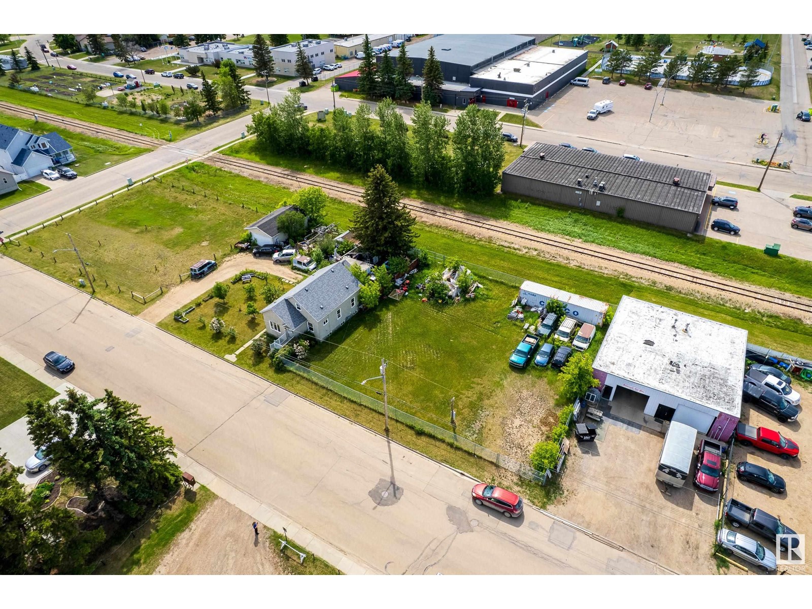 9916 103 St, Morinville, Alberta  T8R 1E6 - Photo 5 - E4441206