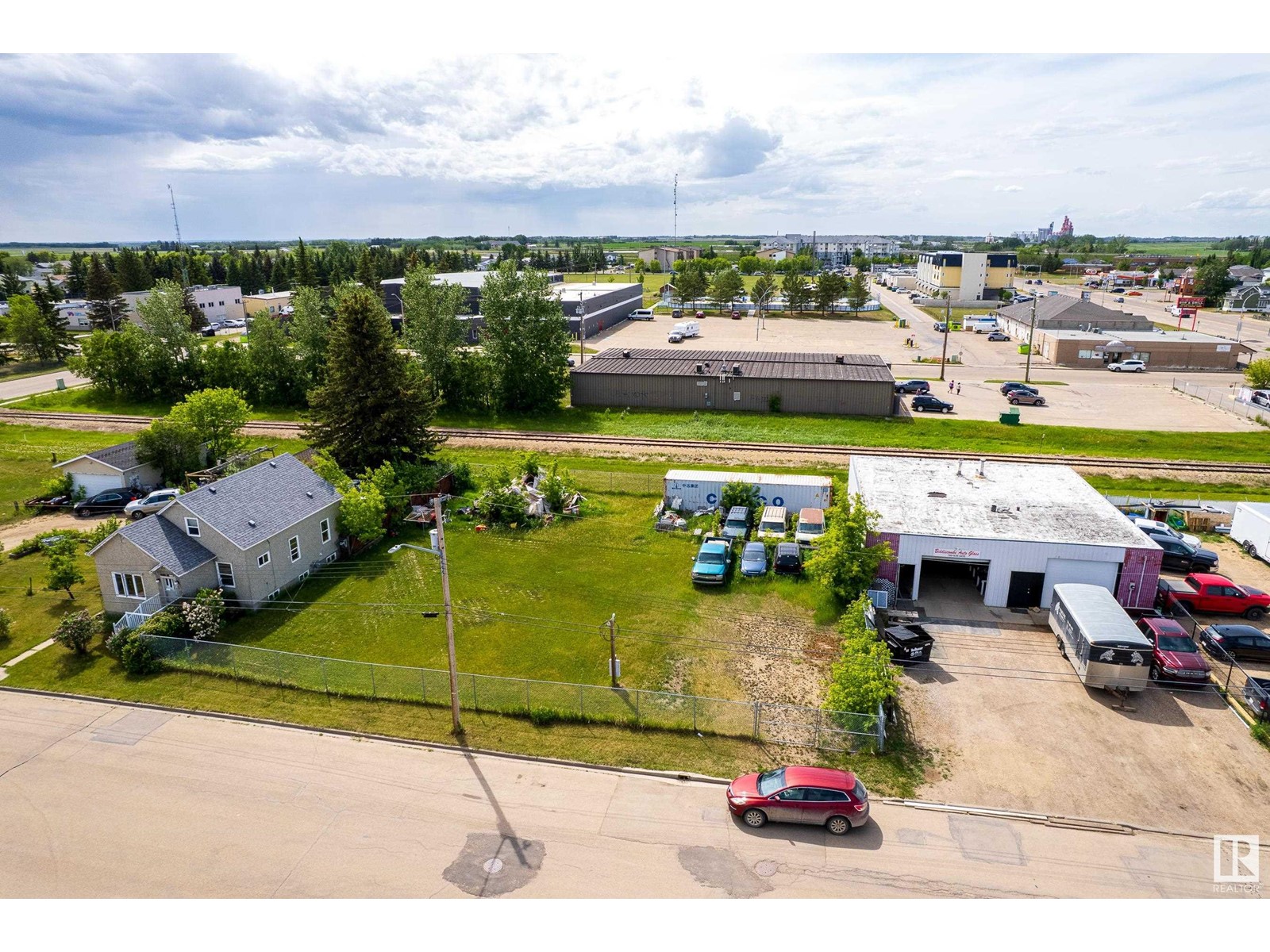 9916 103 St, Morinville, Alberta  T8R 1E6 - Photo 3 - E4441206