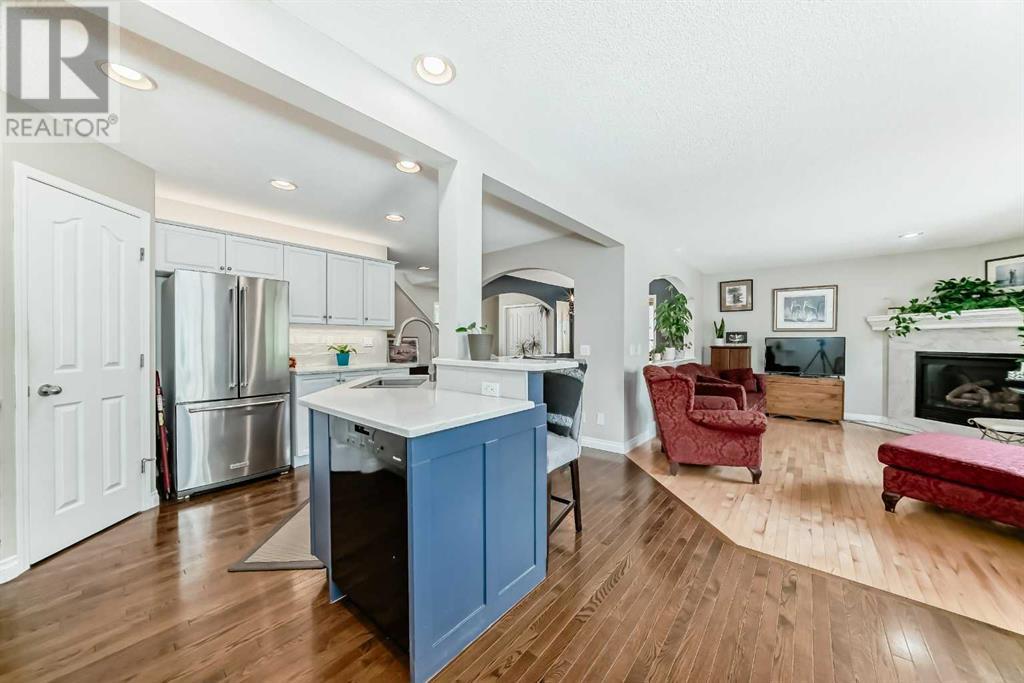 54 Cougarstone Mews Sw, Calgary, Alberta  T3H 5A2 - Photo 8 - A2228836
