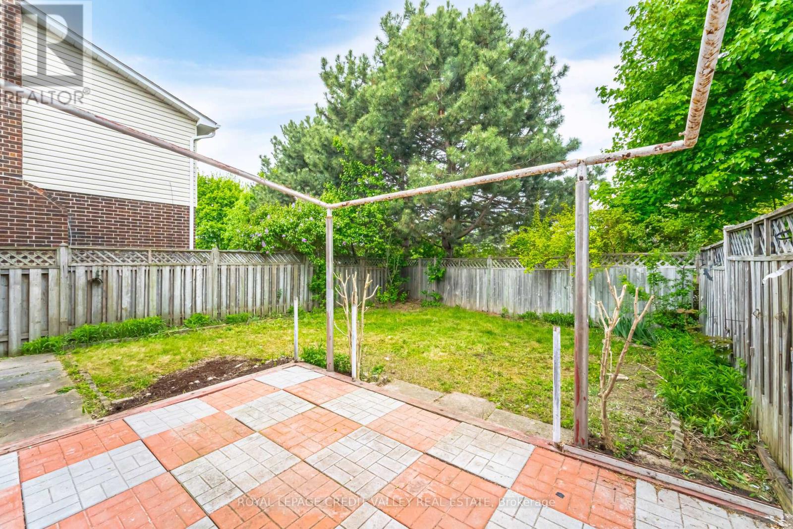 44 Courtleigh Square, Brampton, Ontario  L6Z 1J3 - Photo 32 - W12205305