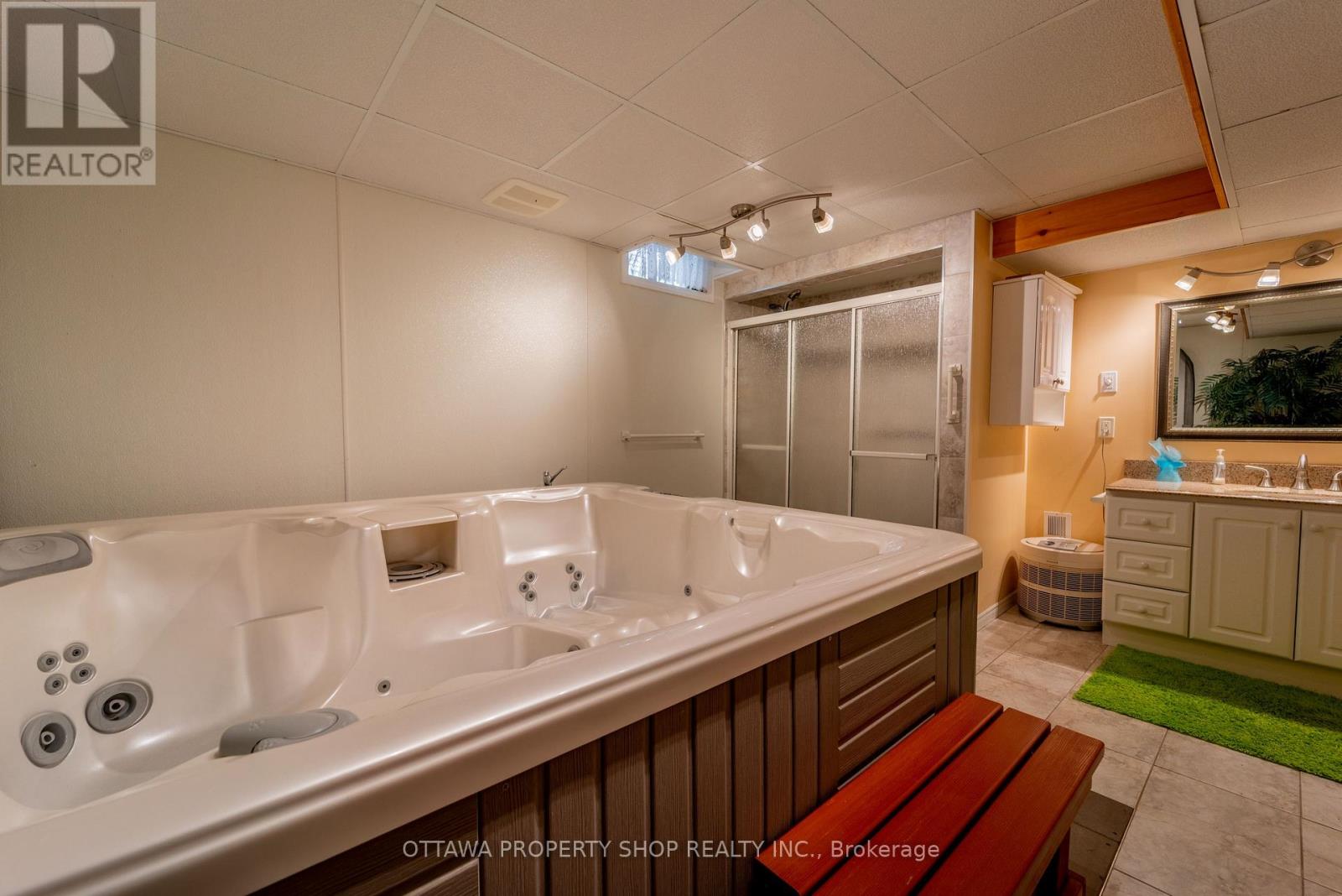 566 Falwyn Crescent W, Ottawa, Ontario  K4A 2A4 - Photo 39 - X12202333
