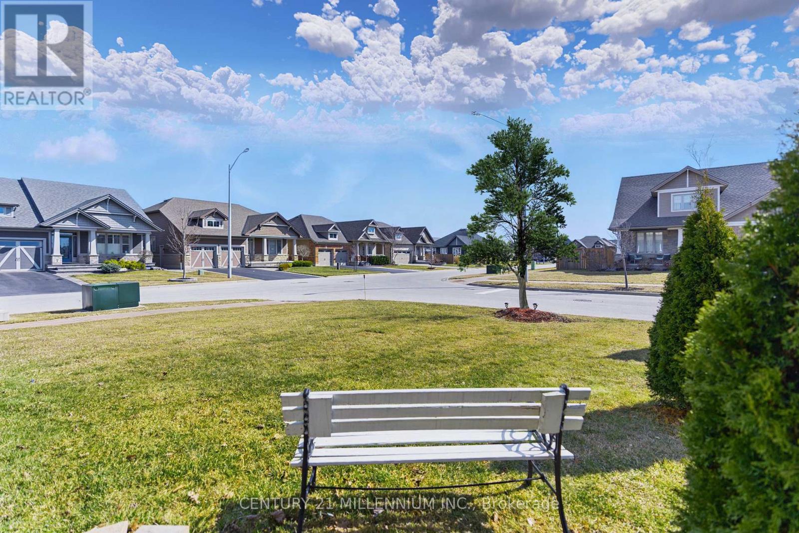10 Harvest Gate, West Lincoln, Ontario  L0R 2A0 - Photo 4 - X12153735