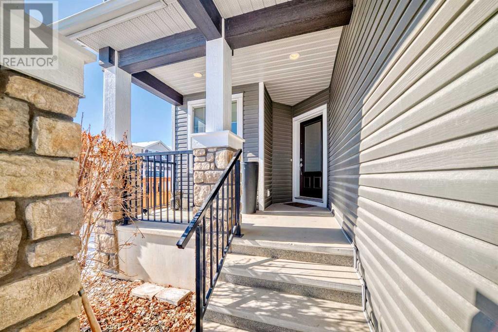 25 Fireside Landing, Cochrane, Alberta  T4C 0V9 - Photo 2 - A2210941