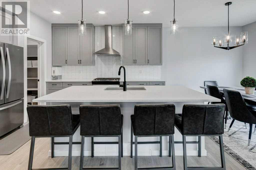 Property at 427 Lawthorn Way SE image 4