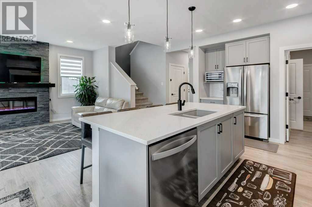 Property at 427 Lawthorn Way SE image 5