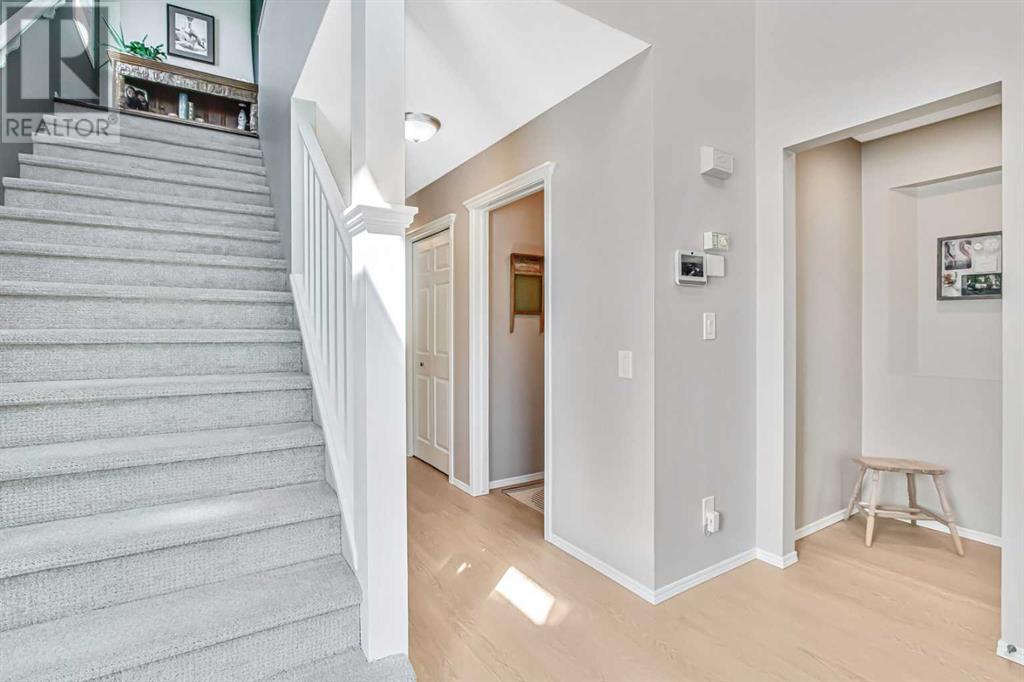959 Prestwick Circle Se, Calgary, Alberta  T2Z 4E3 - Photo 2 - A2227355