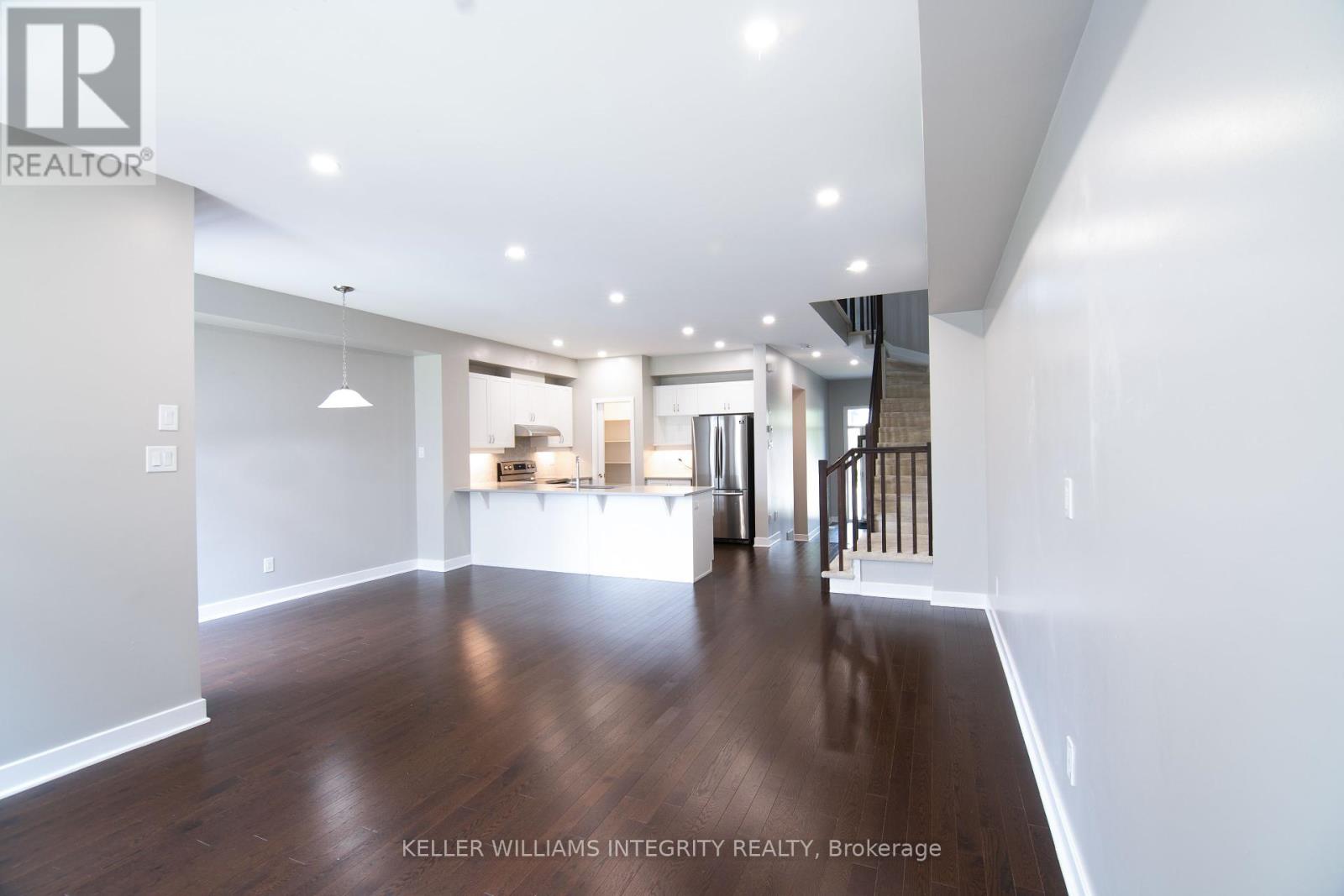 551 Triangle Street, Ottawa, Ontario  K2V 0M5 - Photo 10 - X12205316