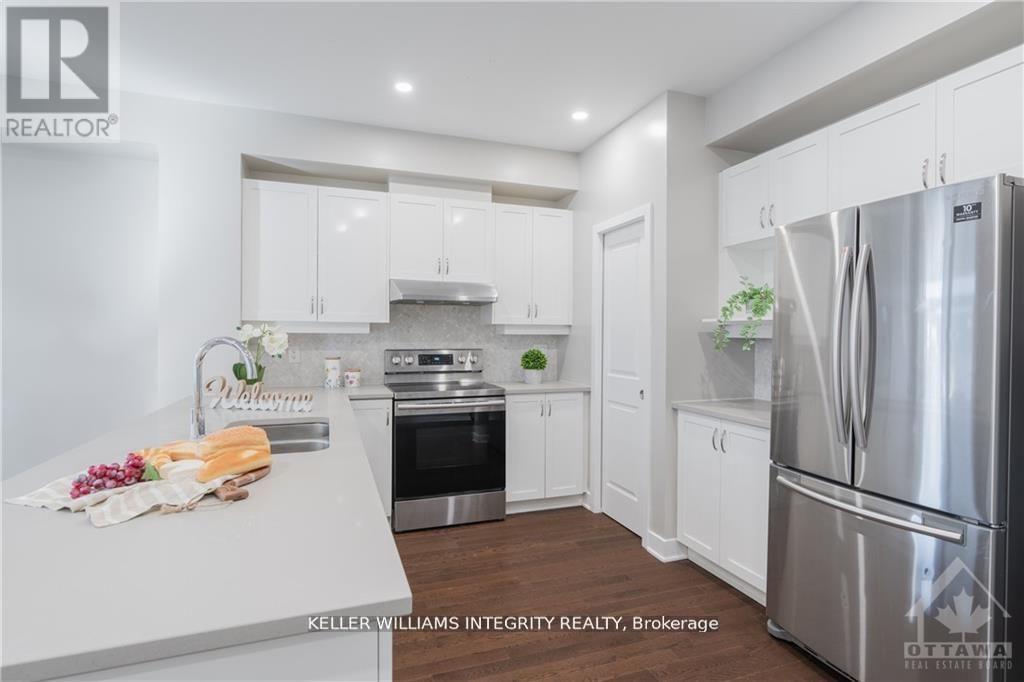 551 Triangle Street, Ottawa, Ontario  K2V 0M5 - Photo 12 - X12205316