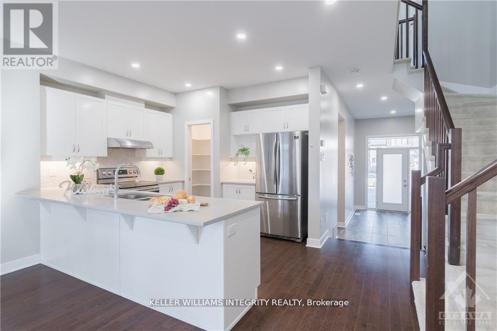 551 Triangle Street, Ottawa, Ontario  K2V 0M5 - Photo 13 - X12205316
