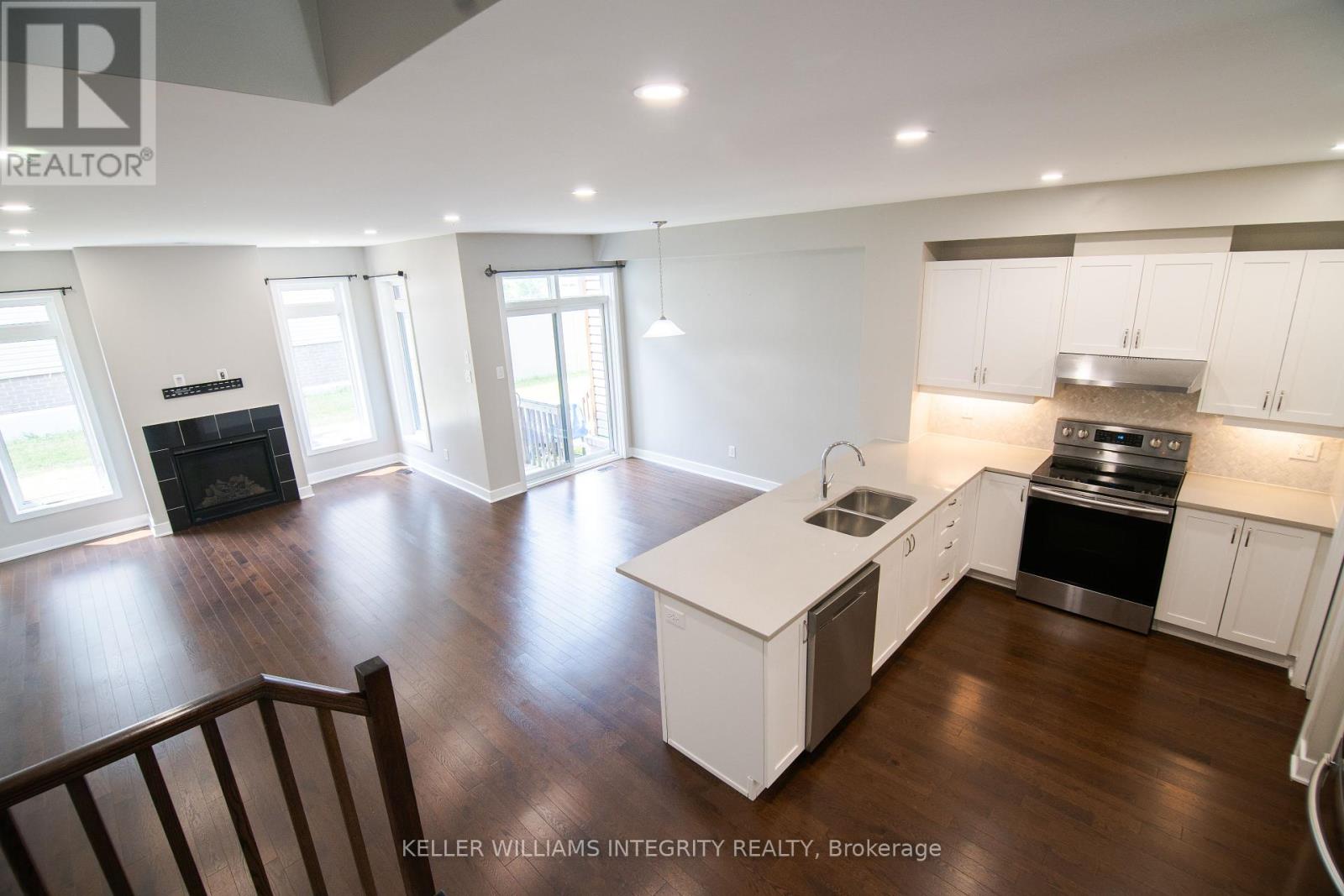 551 Triangle Street, Ottawa, Ontario  K2V 0M5 - Photo 14 - X12205316