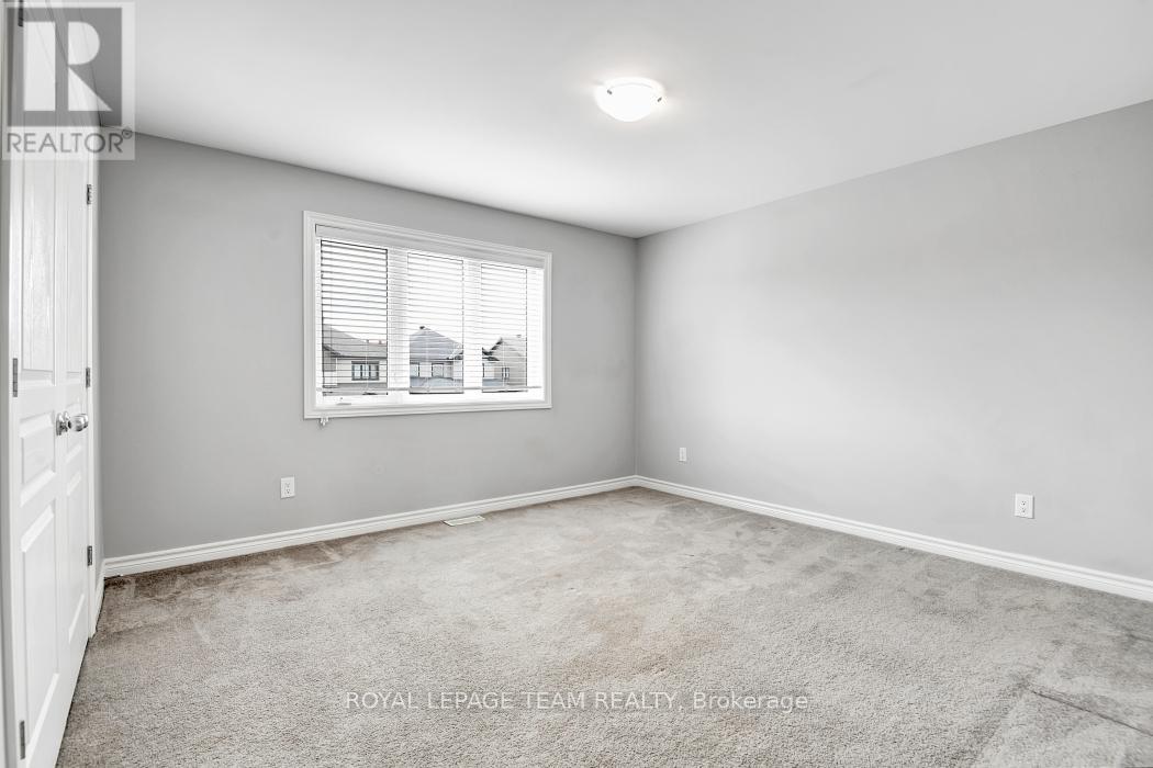 695 Parade Drive, Ottawa, Ontario  K2S 0Z3 - Photo 22 - X12205323