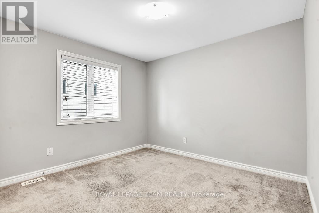 695 Parade Drive, Ottawa, Ontario  K2S 0Z3 - Photo 25 - X12205323