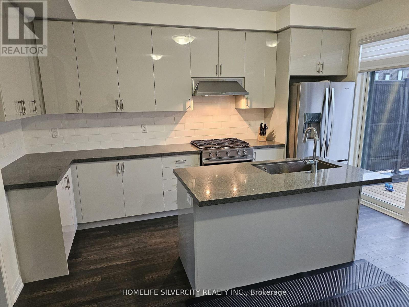 2752 Peter Matthews Drive, Pickering, Ontario  L1X 2R2 - Photo 5 - E12205326