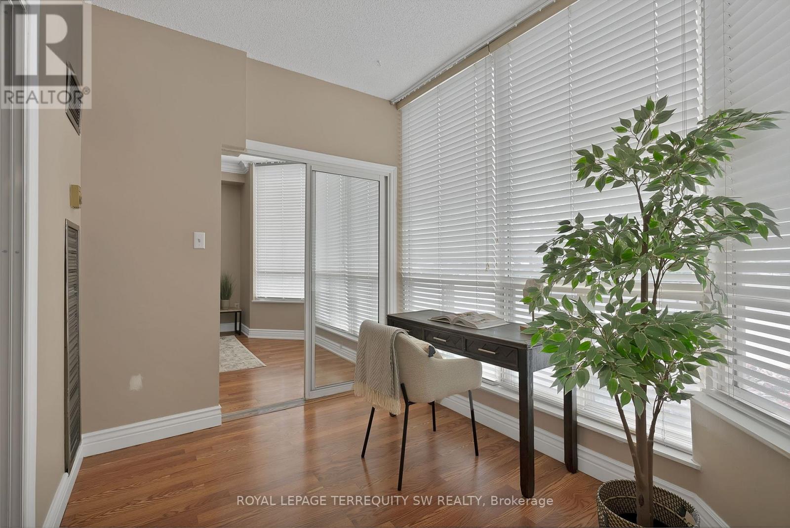 113 - 309 Major Mackenzie Drive E, Richmond Hill (Harding), Ontario  L4C 9V5 - Photo 13 - N12205317