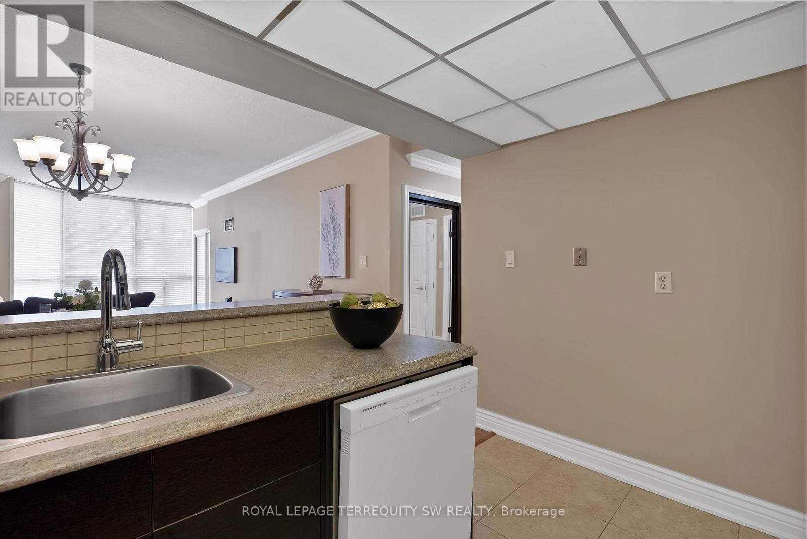 113 - 309 Major Mackenzie Drive E, Richmond Hill (Harding), Ontario  L4C 9V5 - Photo 19 - N12205317