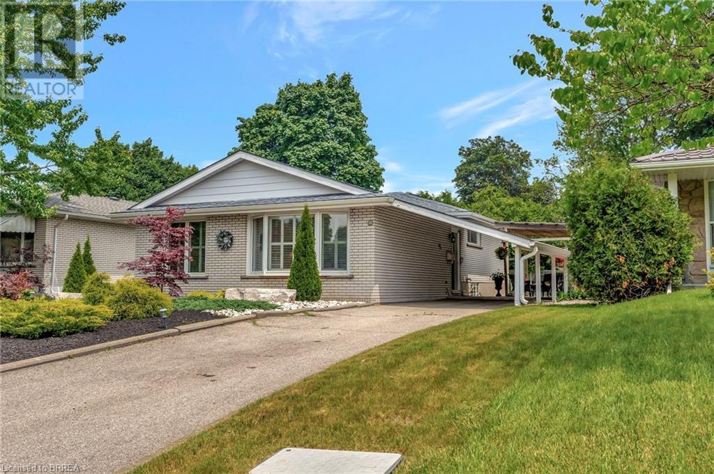 39 Sandra Street, Brantford, Ontario  N3R 5P5 - Photo 2 - 40737396