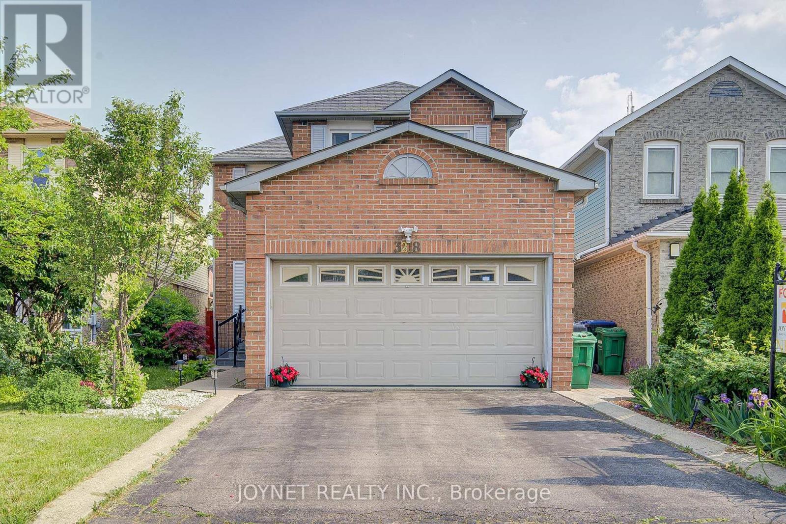 3218 Valcourt Crescent, Mississauga, Ontario  L5L 5J9 - Photo 1 - W12205331