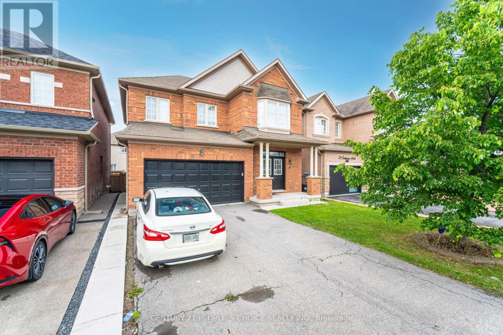 19 Frobischer Drive, Brampton (Sandringham-Wellington), Ontario  L6R 0L4 - Photo 3 - W12205339