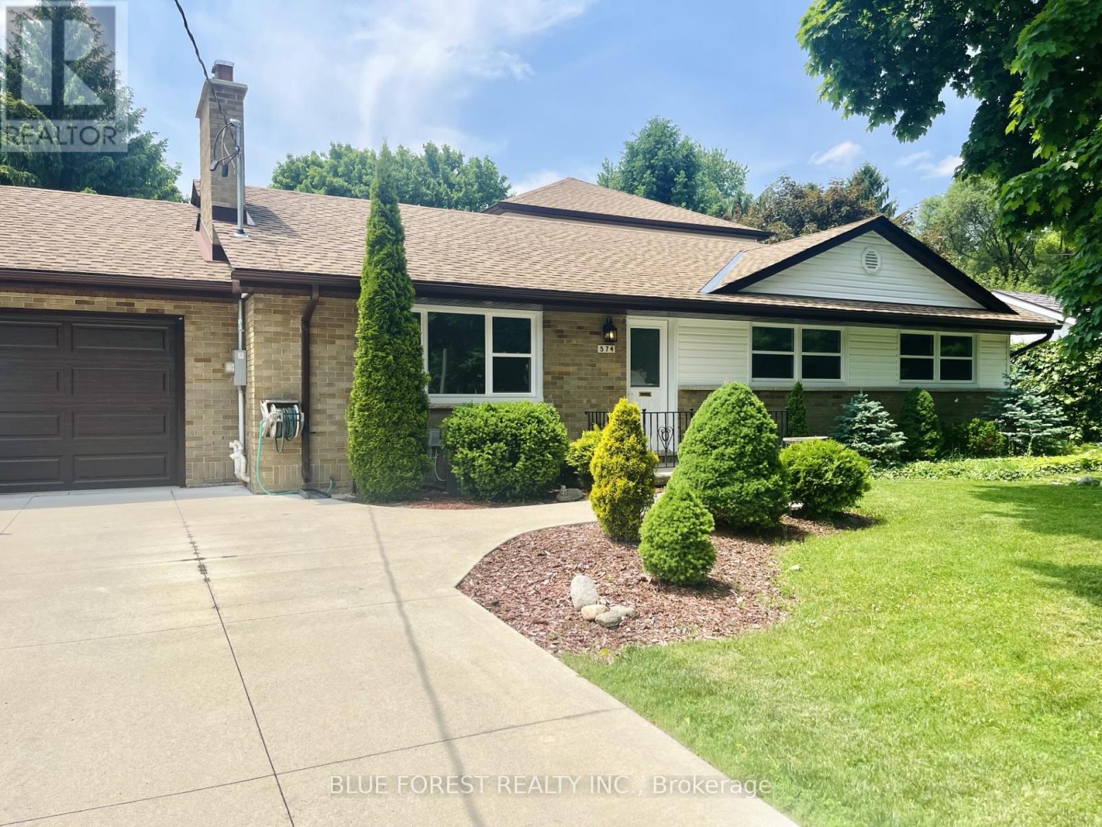 Property at 574 OAKRIDGE DRIVE image 2